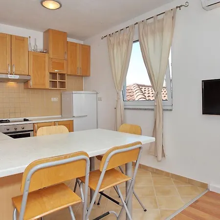 Maivjo Apartment *
