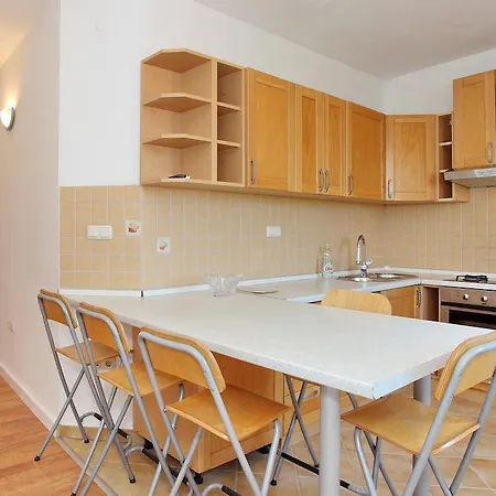 Apartment Maivjo